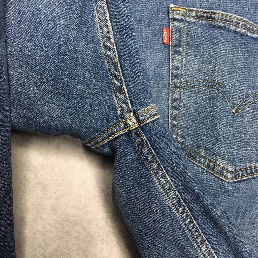 Levis Mens 505 Regular Fit Blue Jeans size 42x32 Stretch Denim Pants Cool Fading